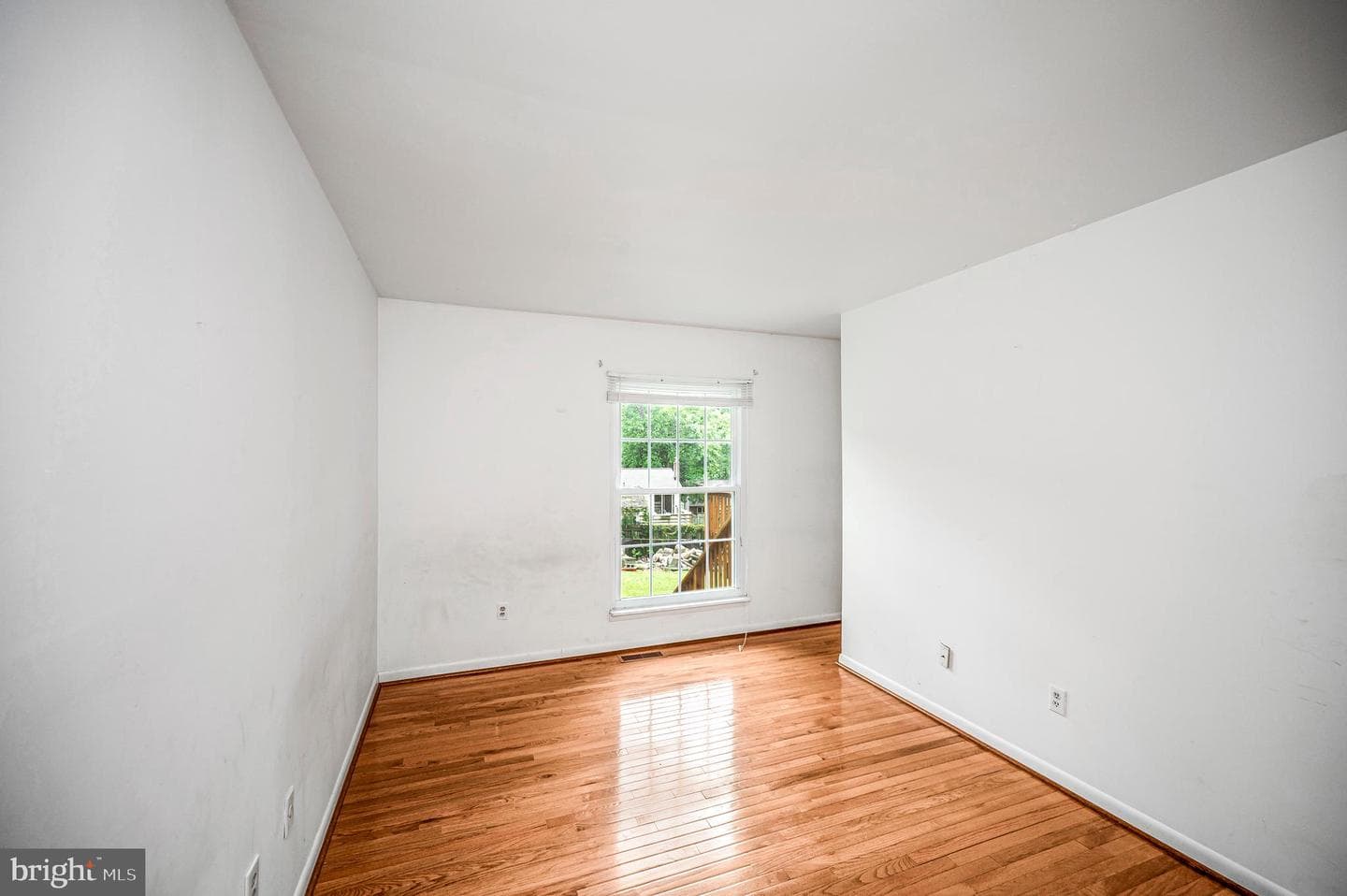5526 Carousel Street photo 32