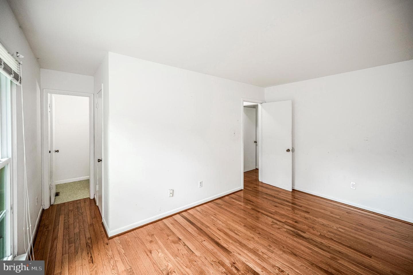 5526 Carousel Street photo 33