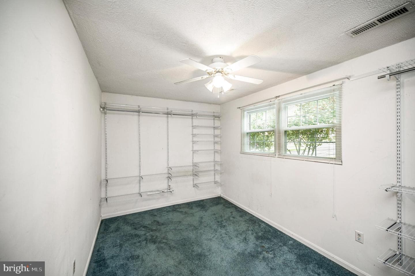5526 Carousel Street photo 40