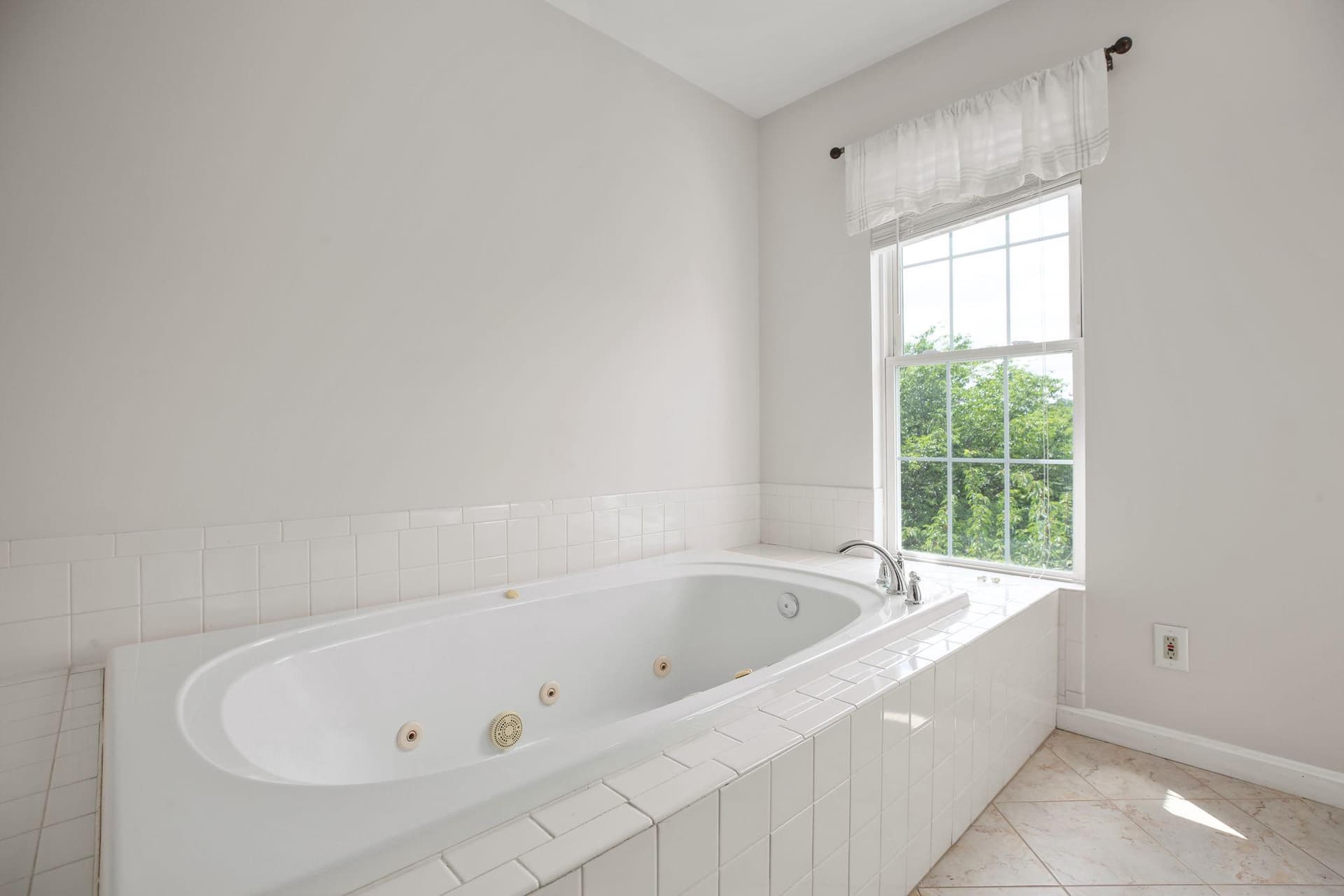 10205 N Hampton Ln photo 28