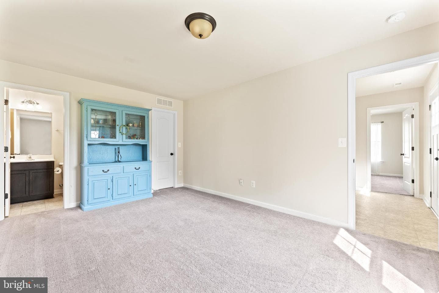 2420 Drake Lane photo 6