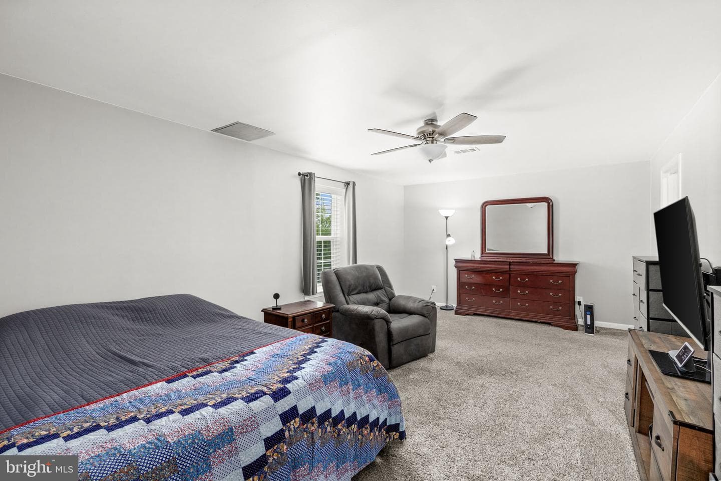 1821 Legacy Lane photo 40