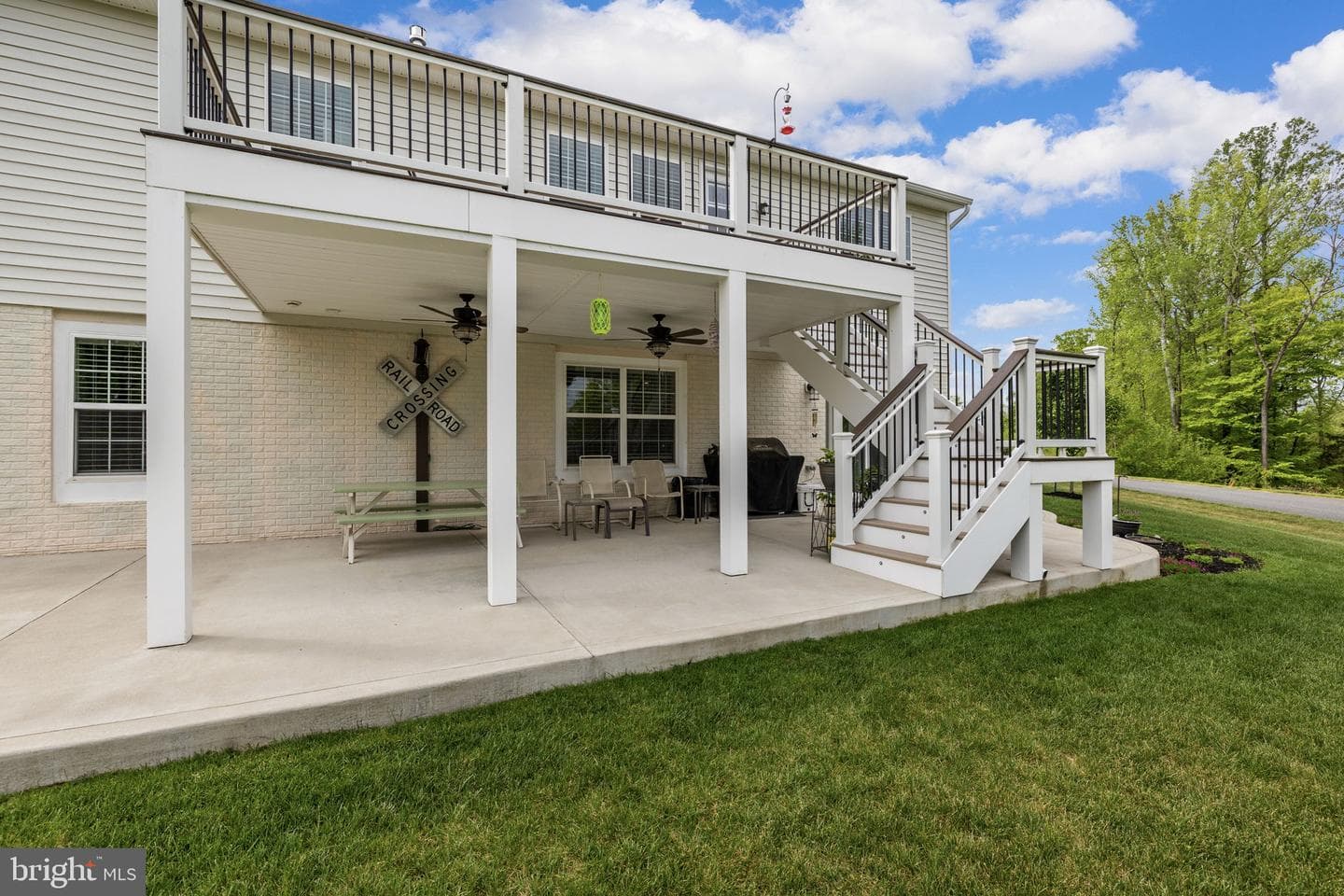 1821 Legacy Lane photo 6