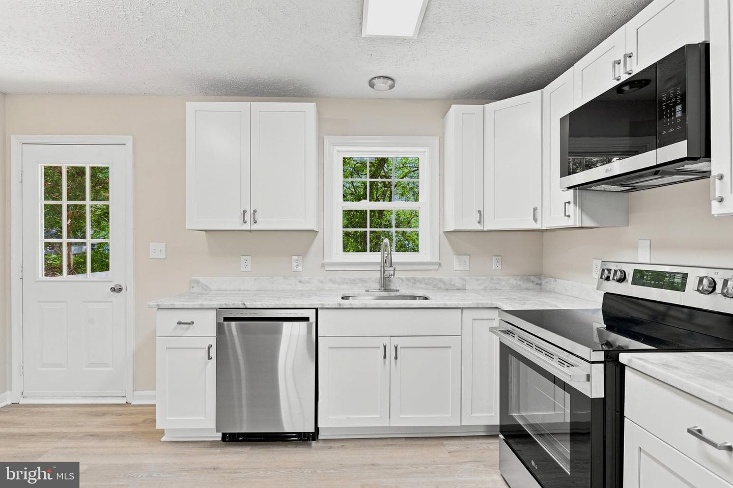10921 Peach Tree Drive photo 11