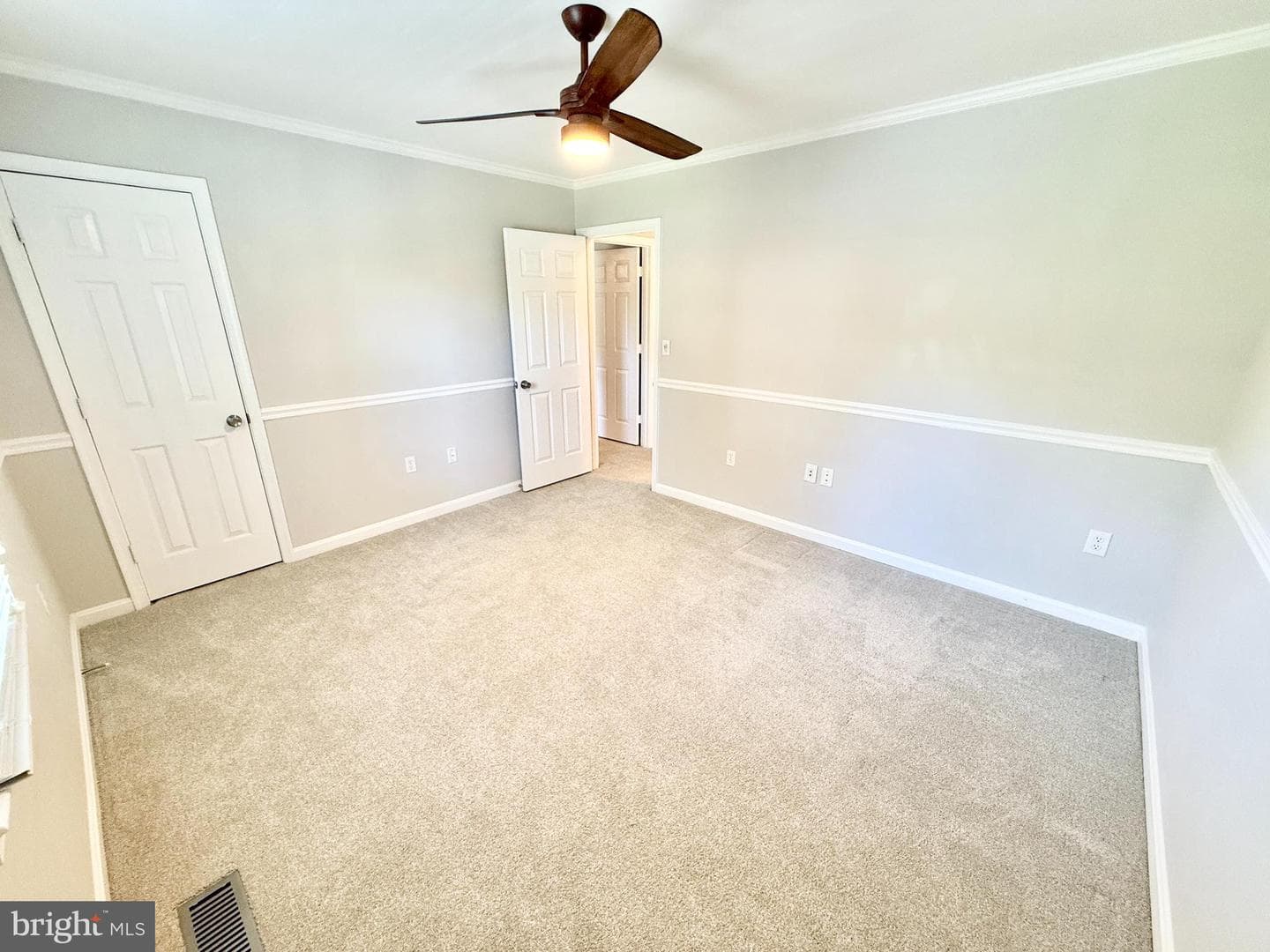 300 Beechnut Street photo 22