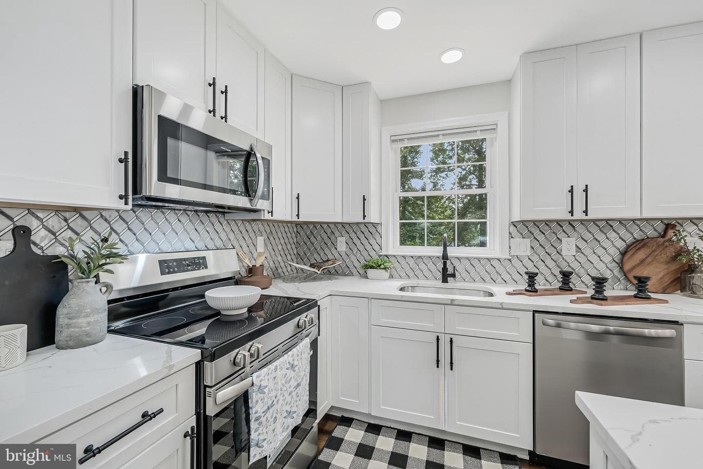 11913 Hunting Ridge Drive photo 8