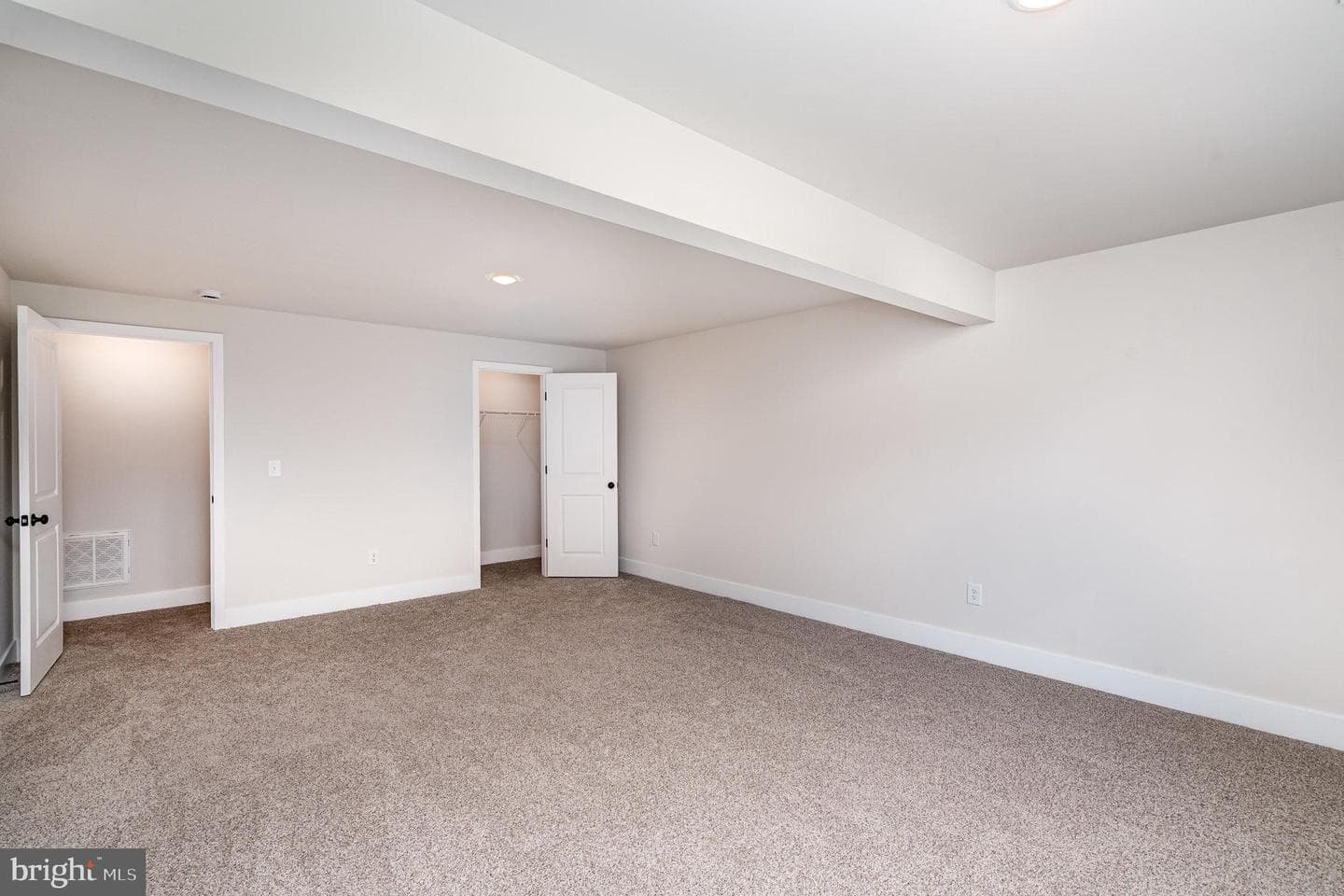 5301 Wyndemere Circle photo 35