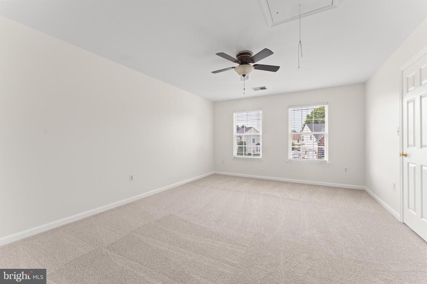5610 Heritage Hills Circle photo 34