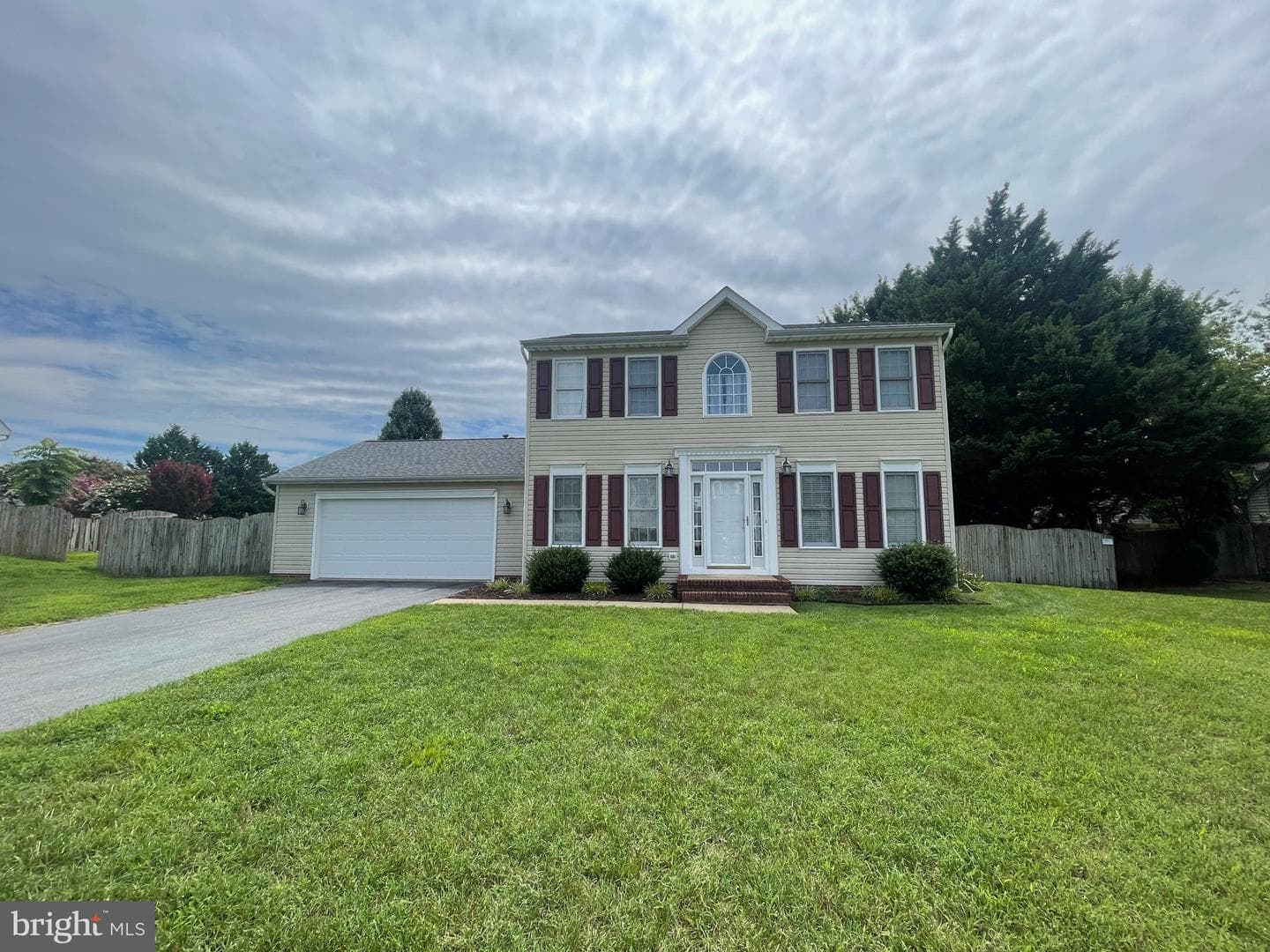6010 Wickenden photo 1