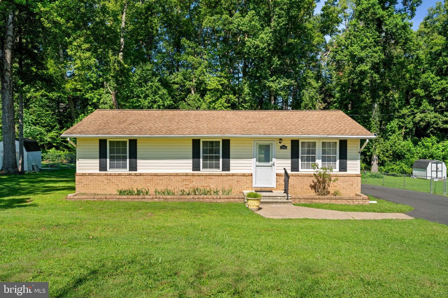 11004 Doe Circle photo 1