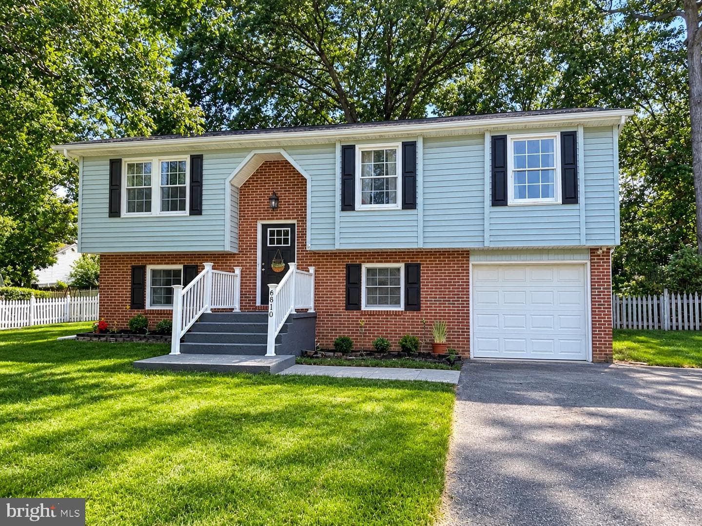 6810 Estate Lane photo 1