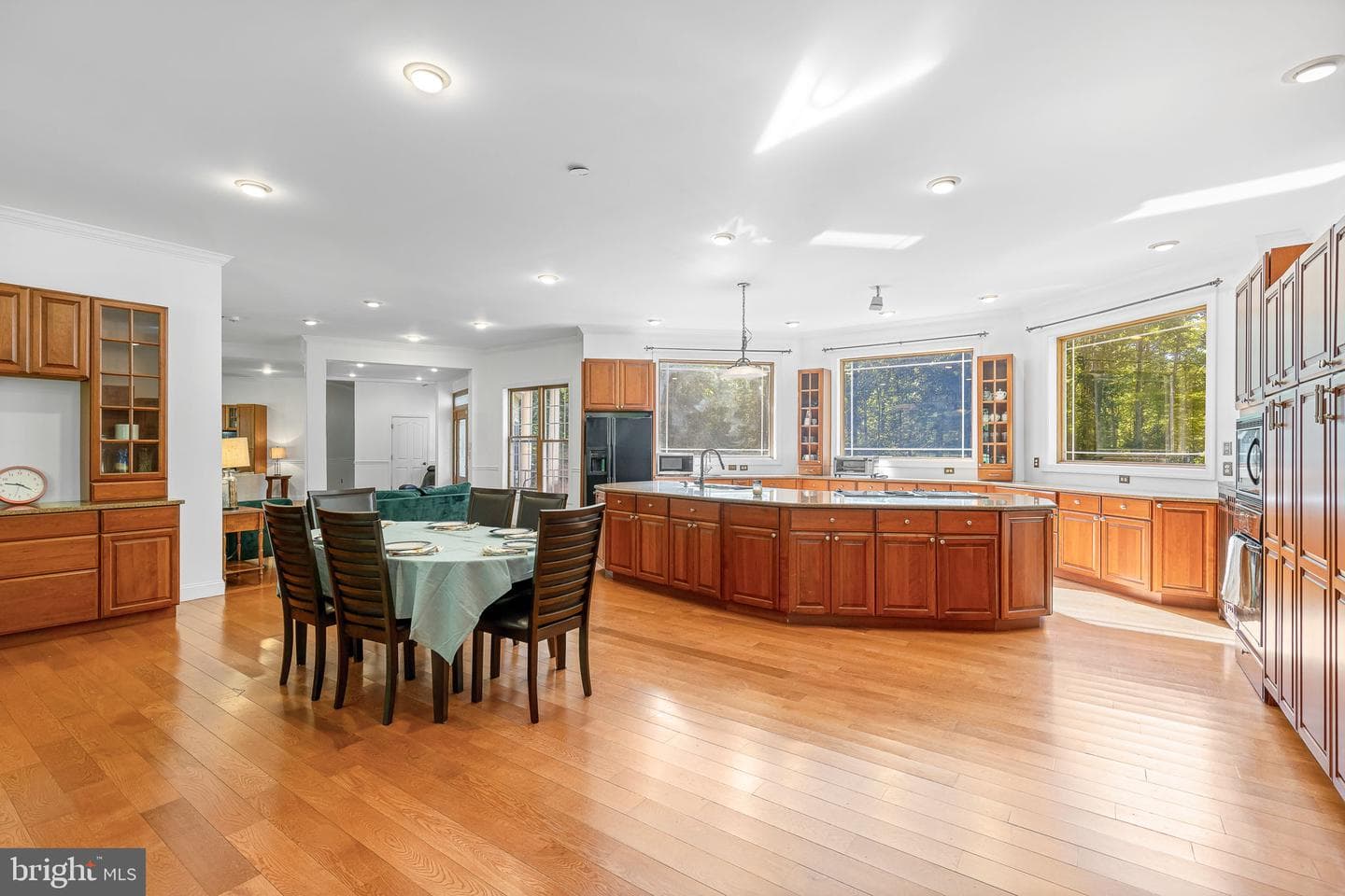 895 Stefaniga Road photo 4