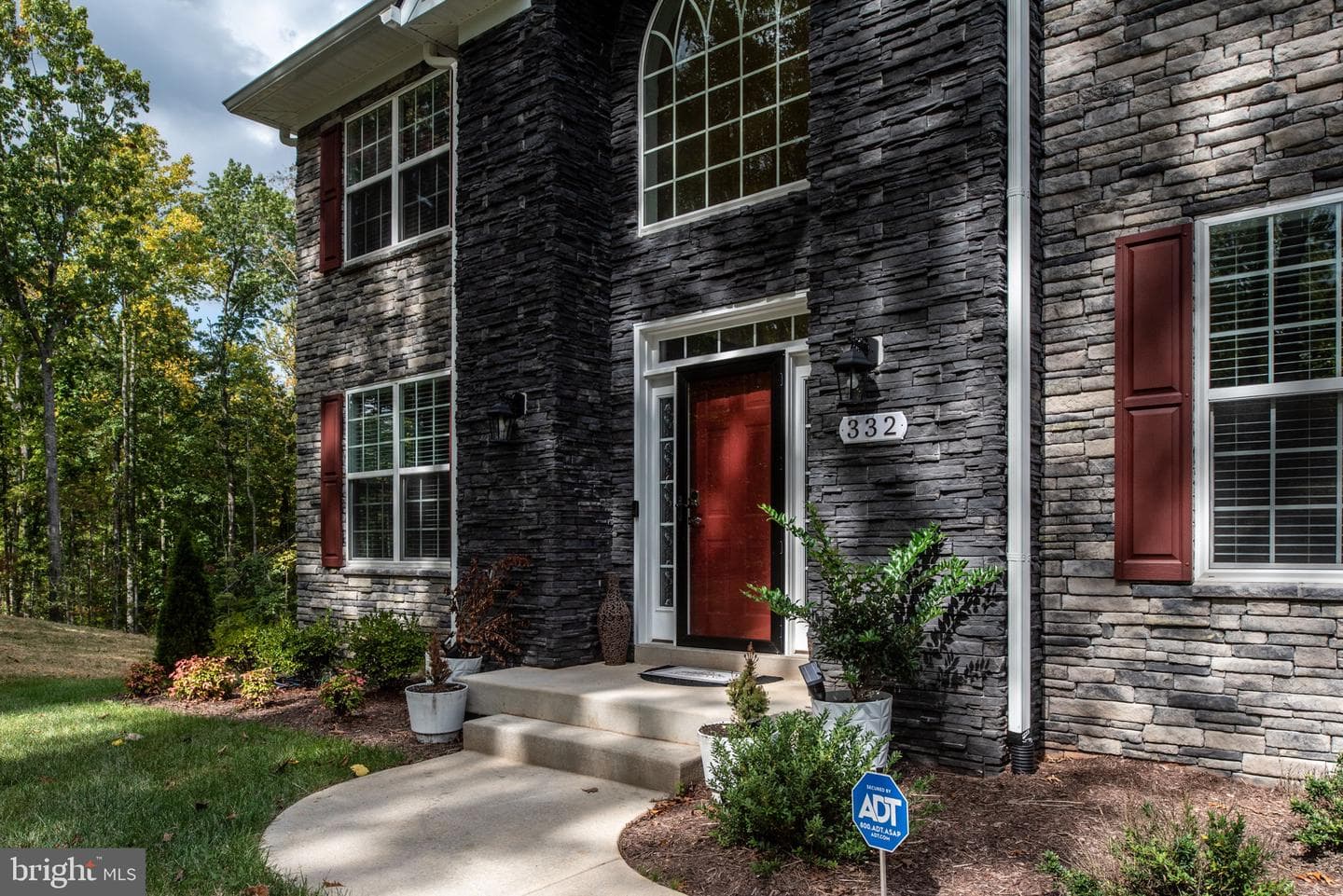 332 Ireland Drive photo 18