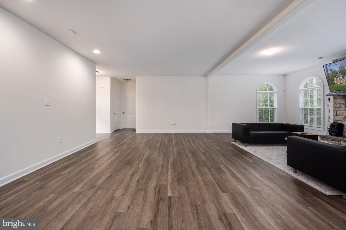 332 Ireland Drive photo 39