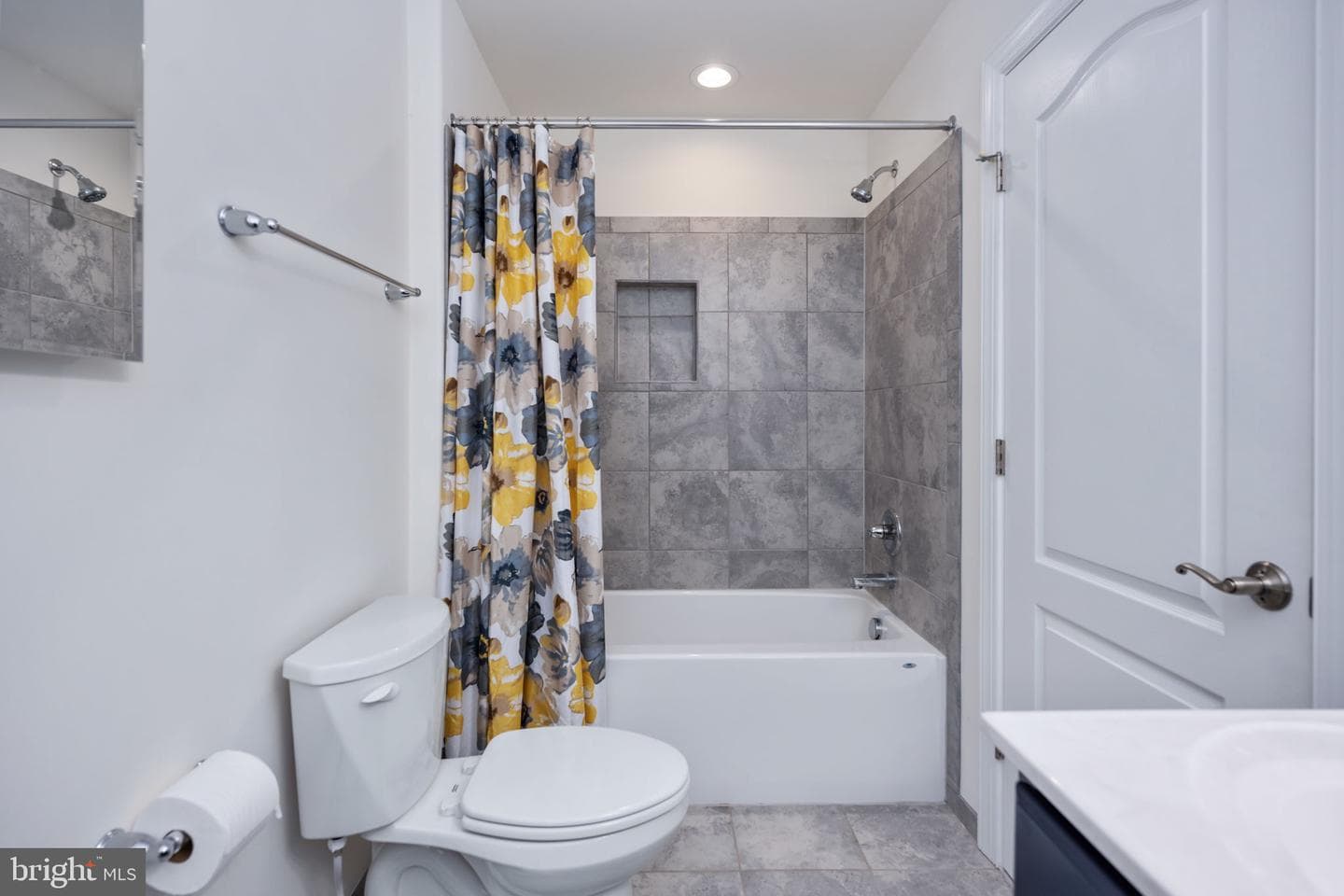 332 Ireland Drive photo 70
