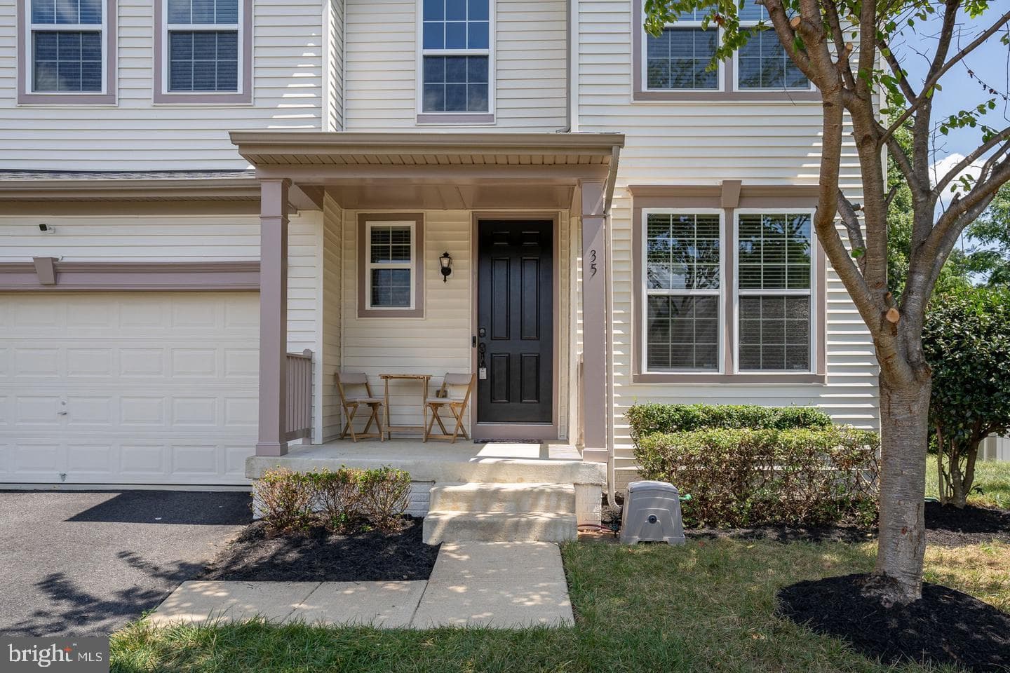 35 Iris Lane photo 2