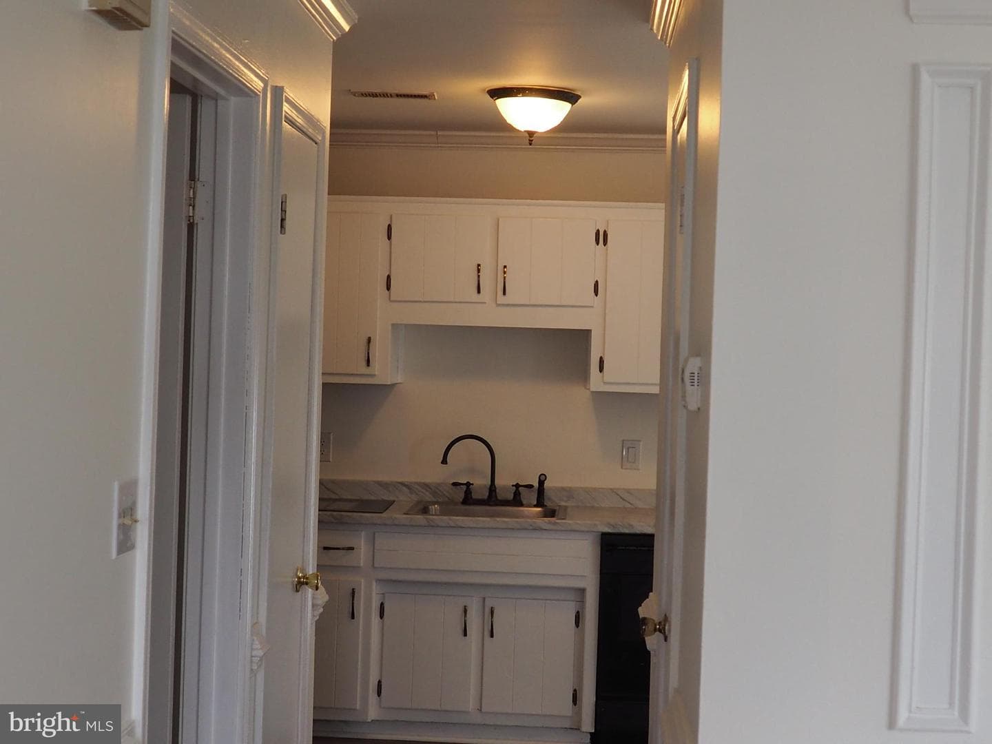 401 Madison Court photo 16