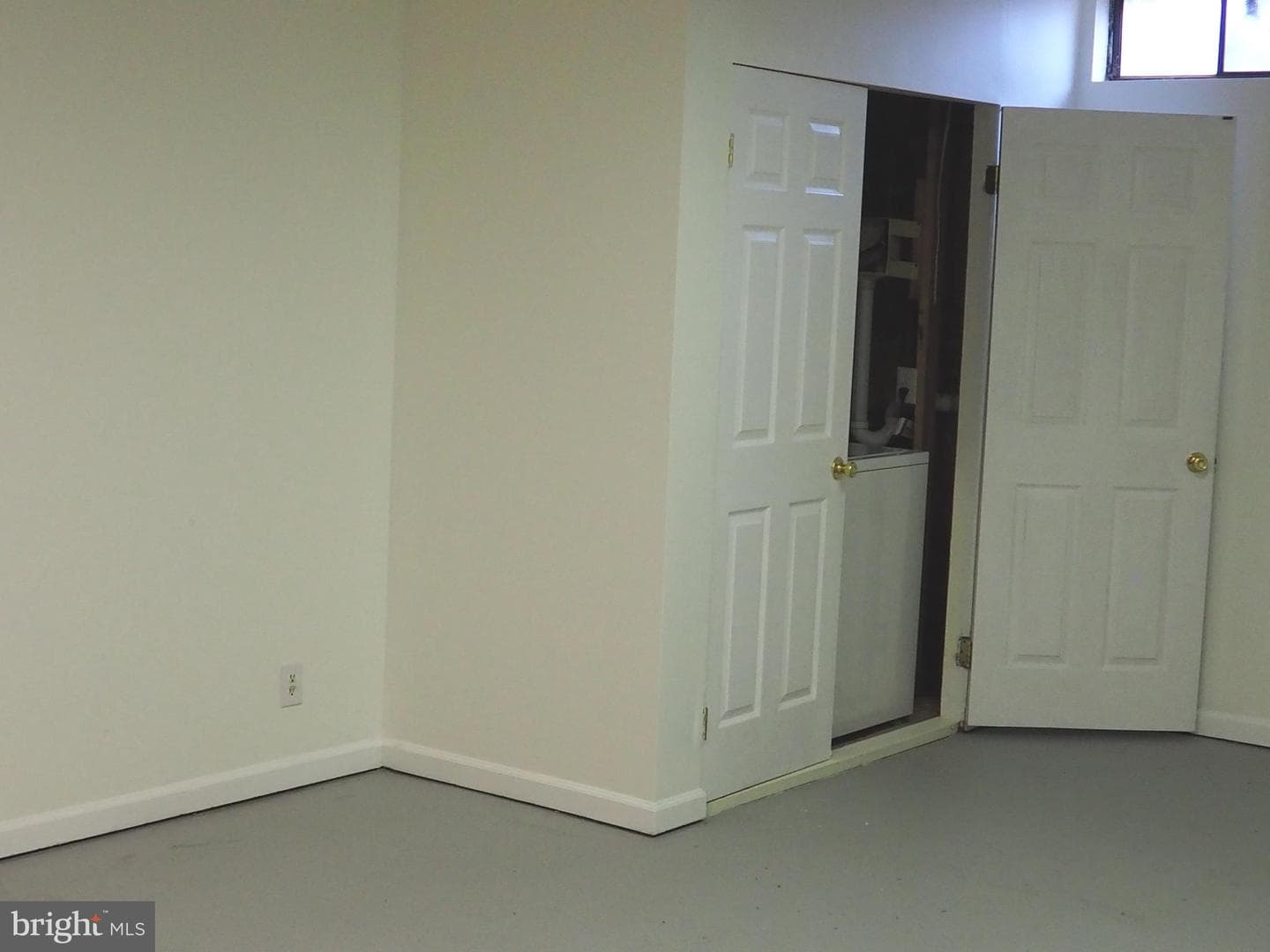 401 Madison Court photo 34