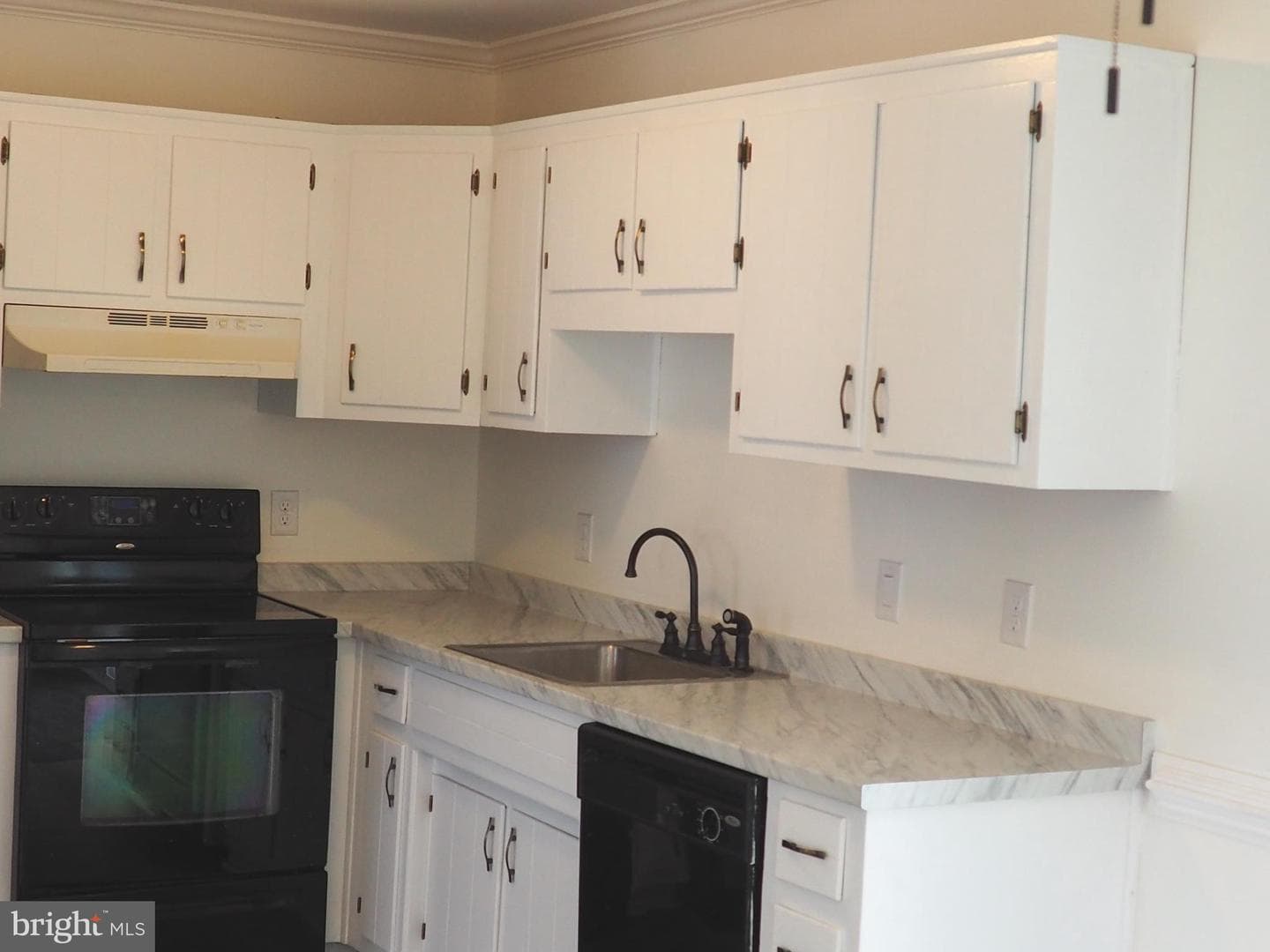 401 Madison Court photo 8