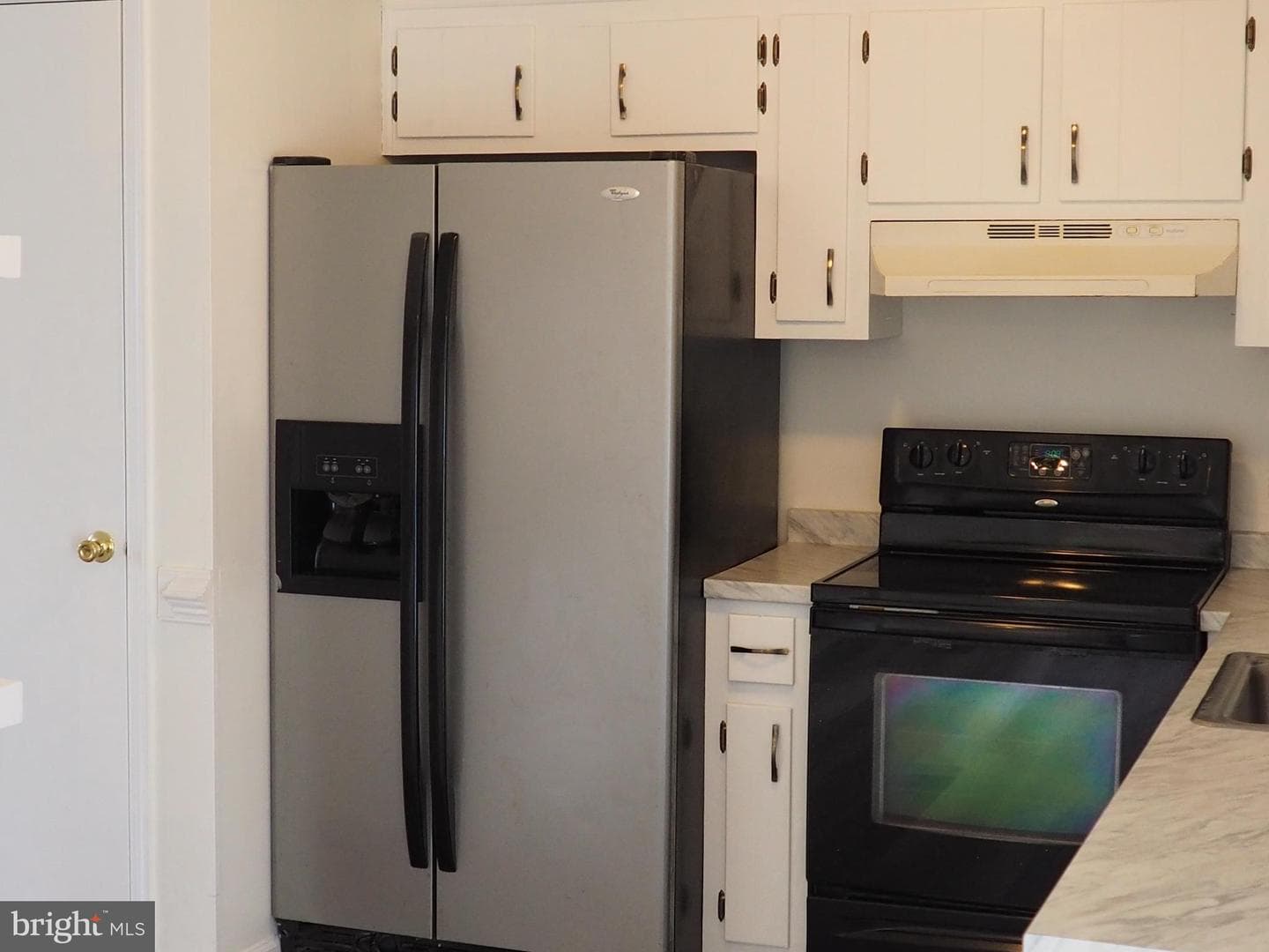 401 Madison Court photo 9