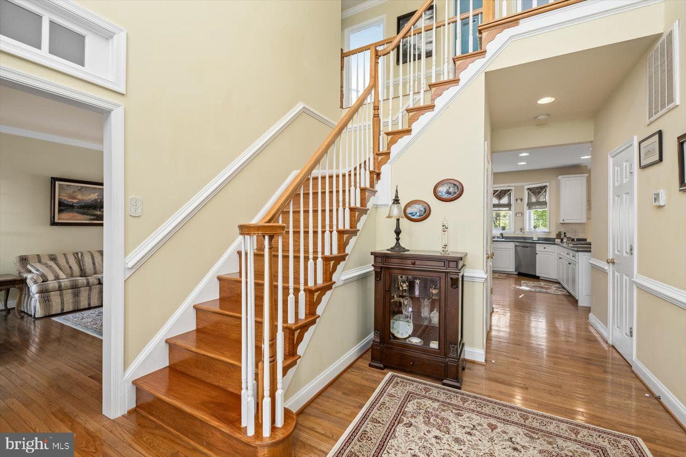 50 Crestwood photo 5