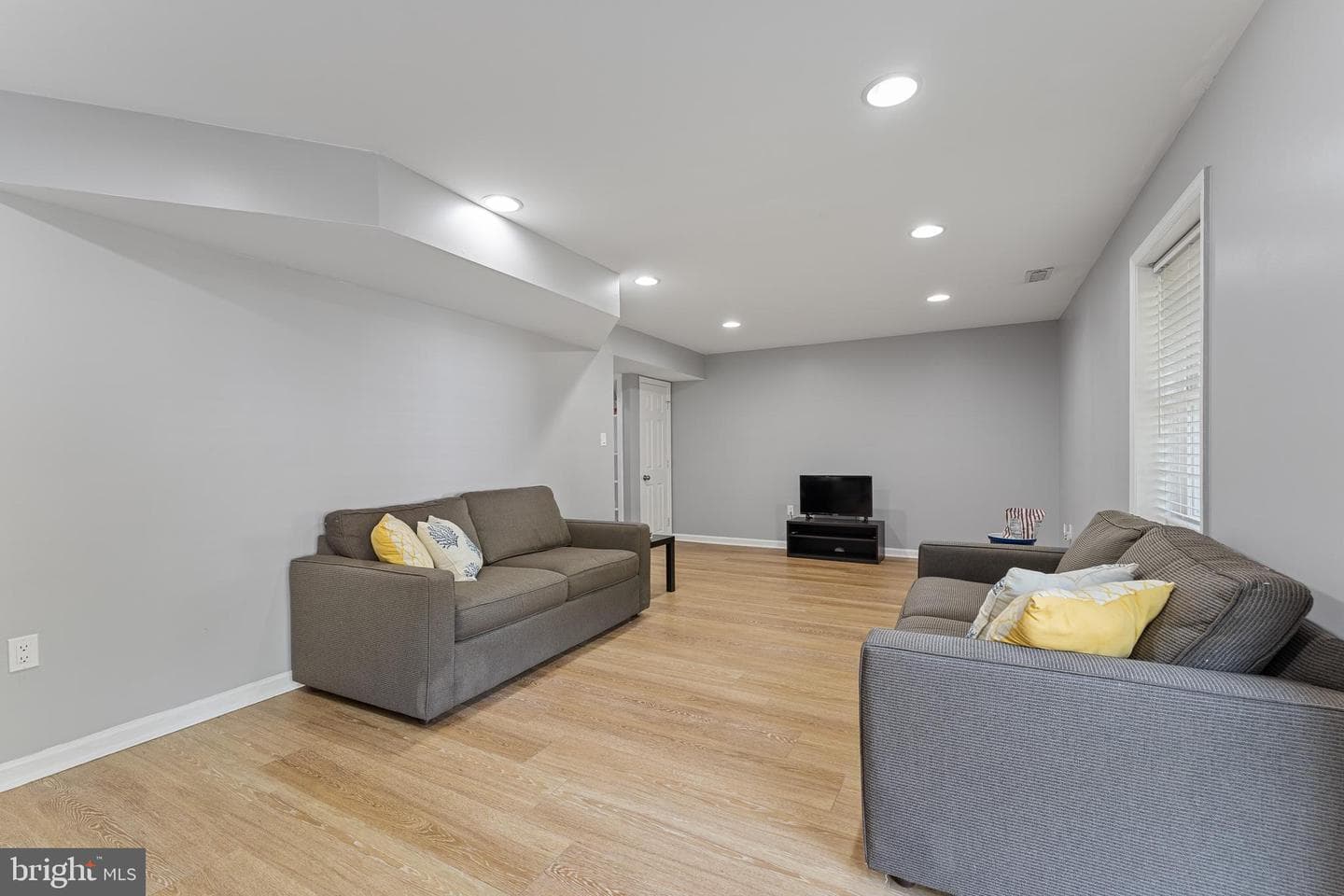 9 Darbywood Court photo 25