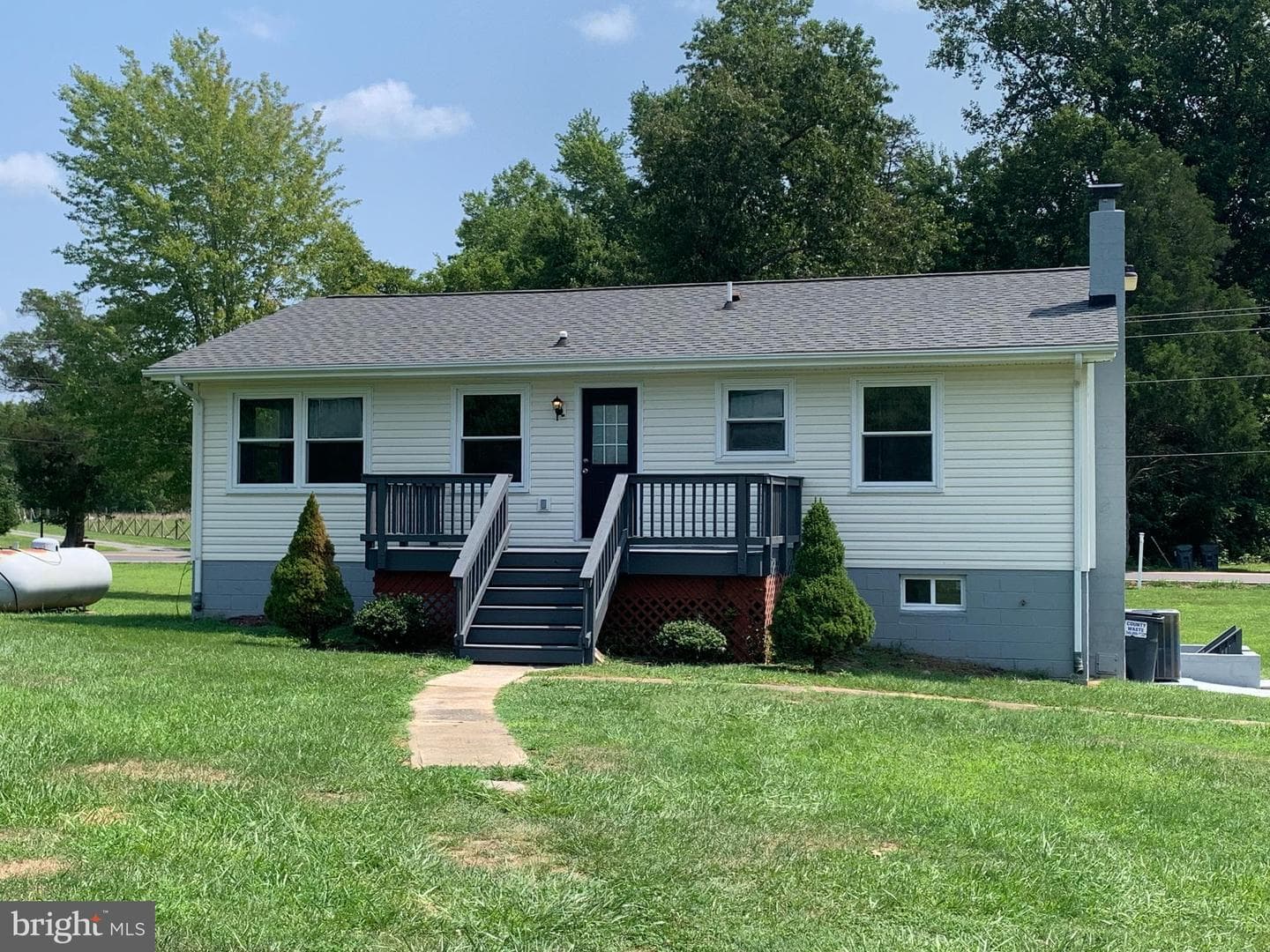1437 Hartwood Road photo 11