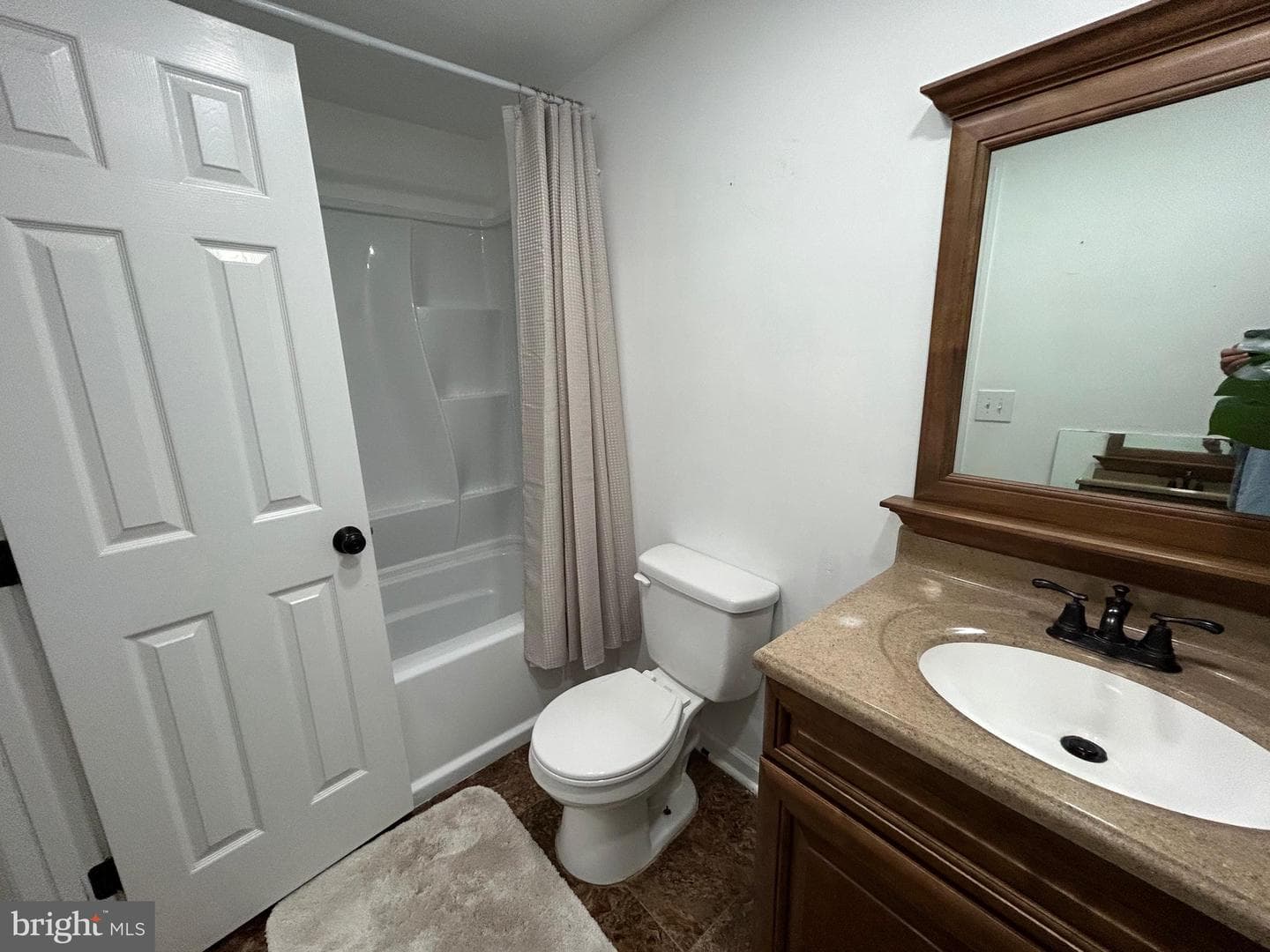 102 Sedgwick Court photo 39