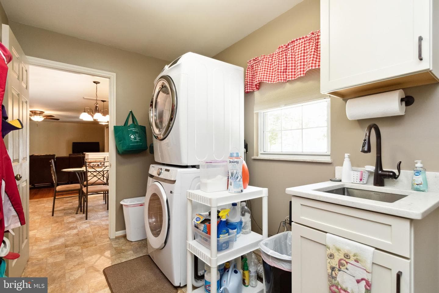 18 Hamlin Drive photo 9