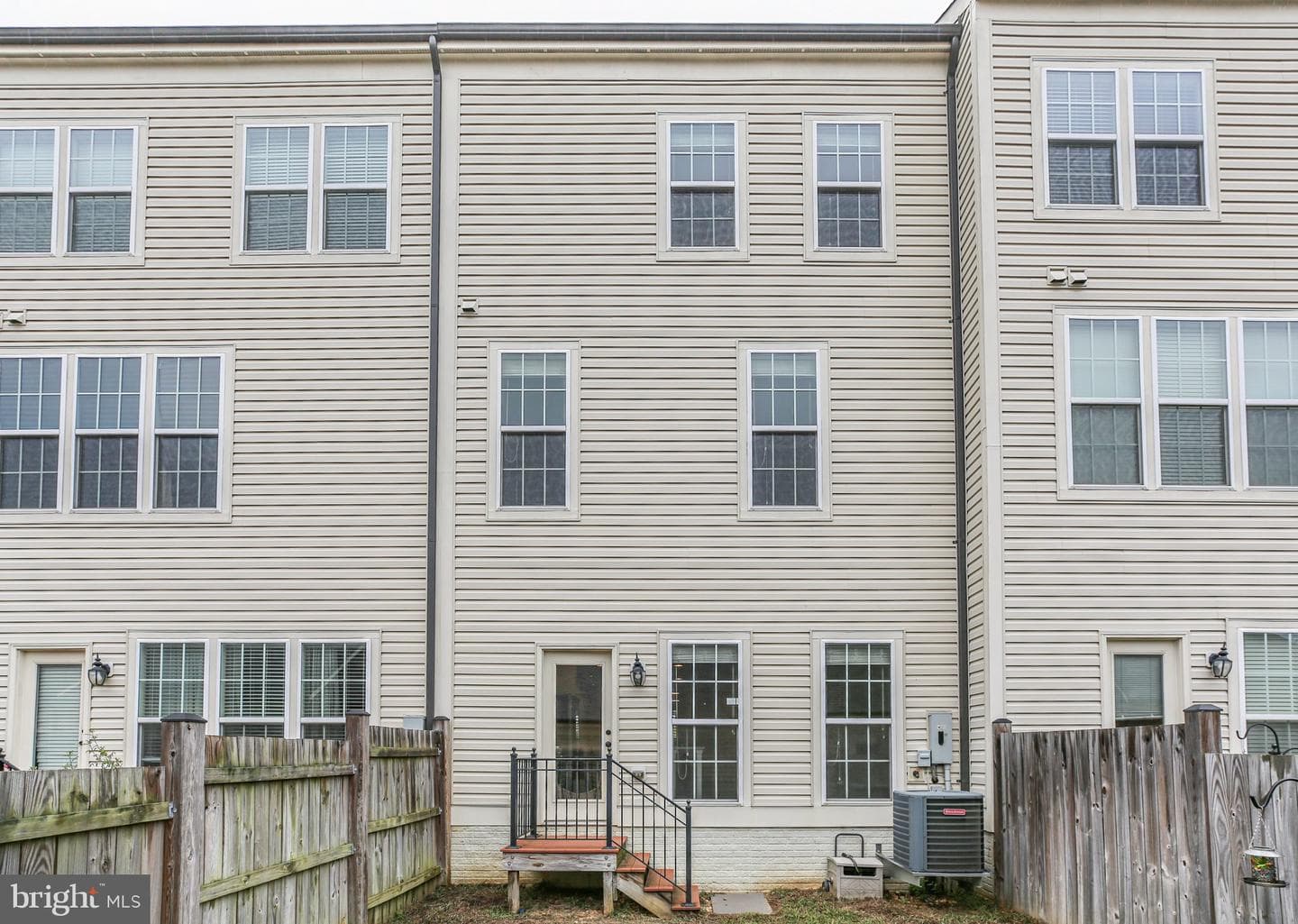 118 Apricot Street photo 33