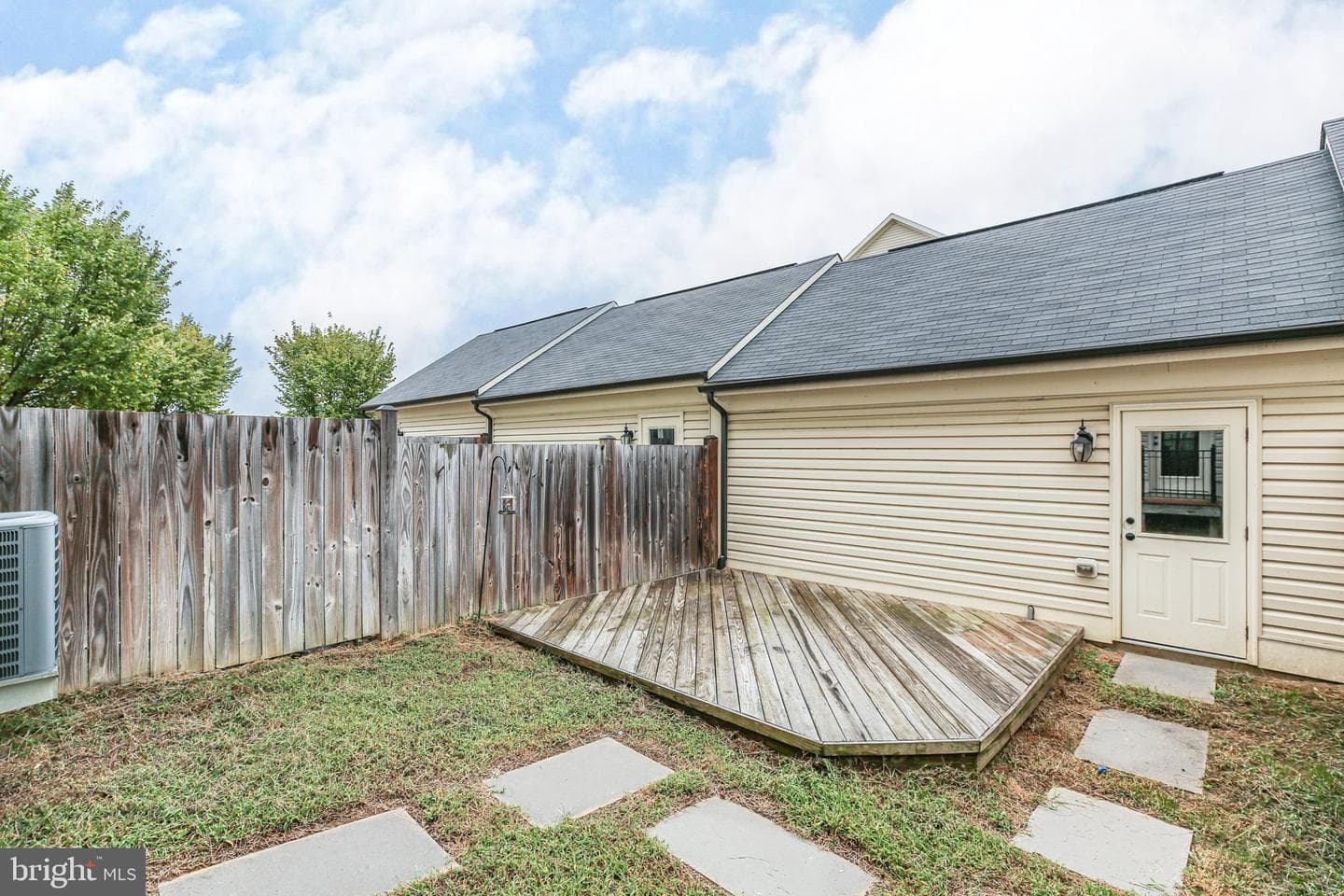 118 Apricot Street photo 35