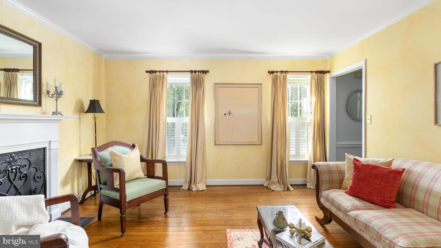 1009 Hillcrest Terrace photo 6