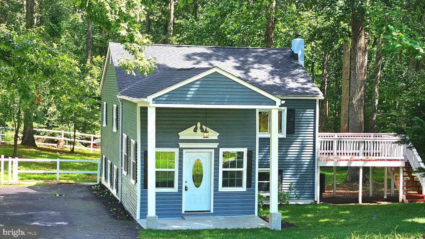 54 Hillcrest Drive photo 1