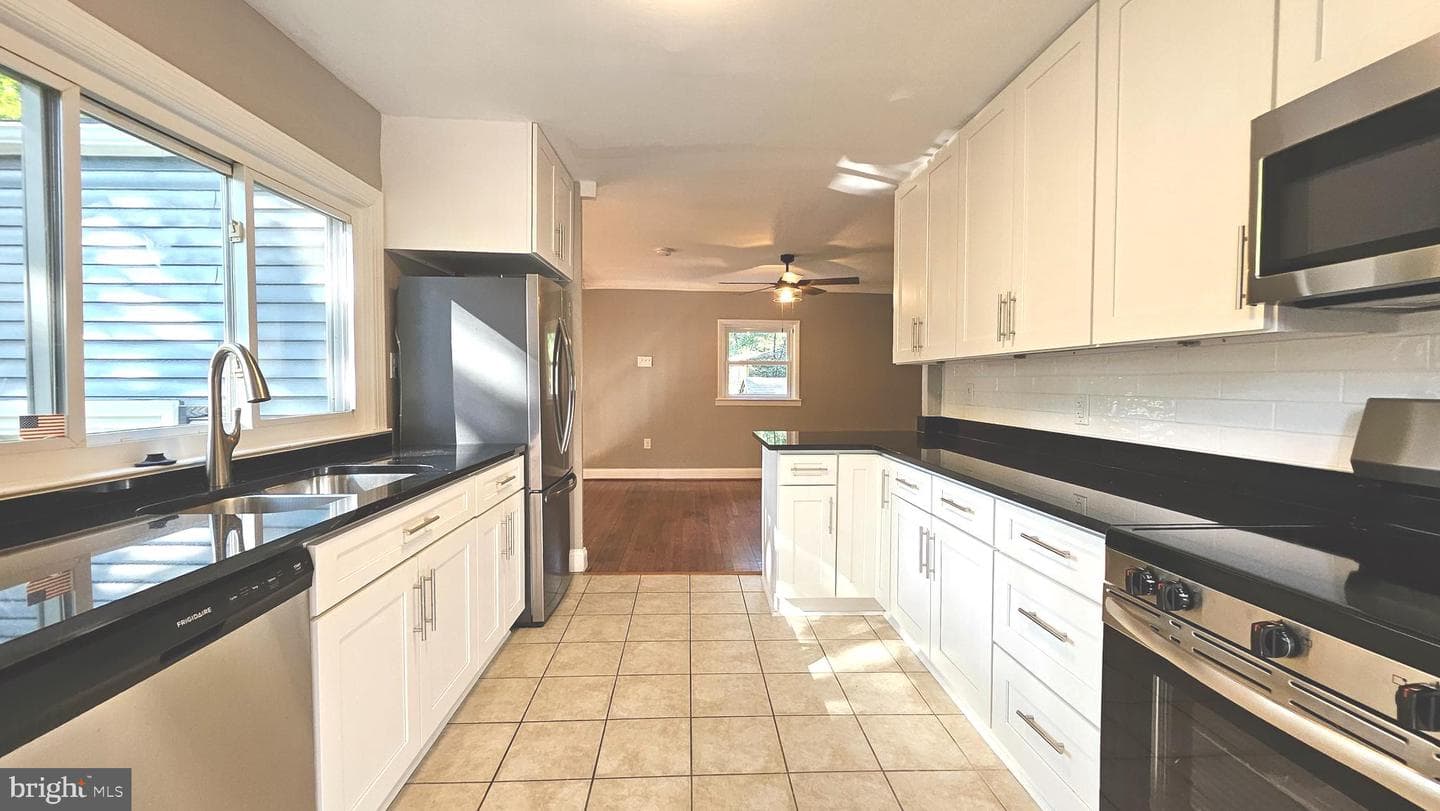 54 Hillcrest Drive photo 10