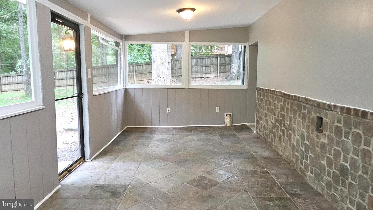 54 Hillcrest Drive photo 28