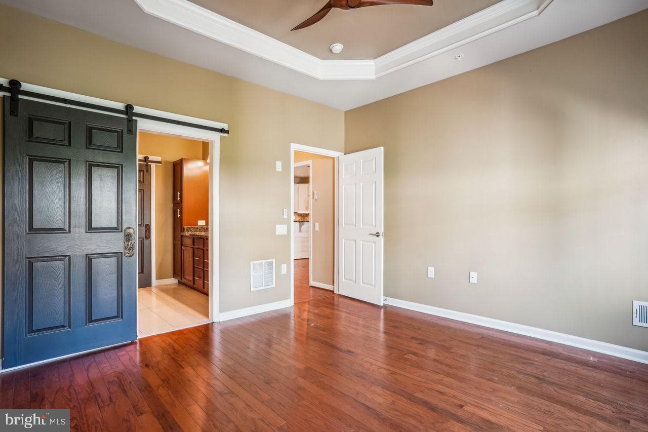 190 Hyannis Place photo 22