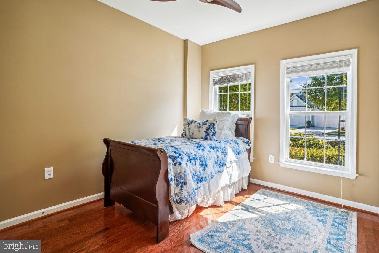 190 Hyannis Place photo 26