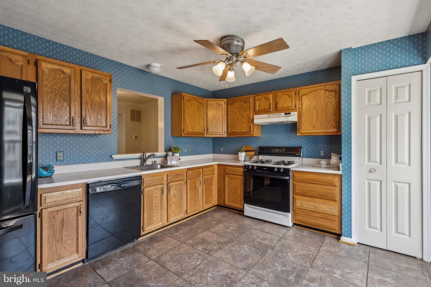 413 West Park Drive photo 10