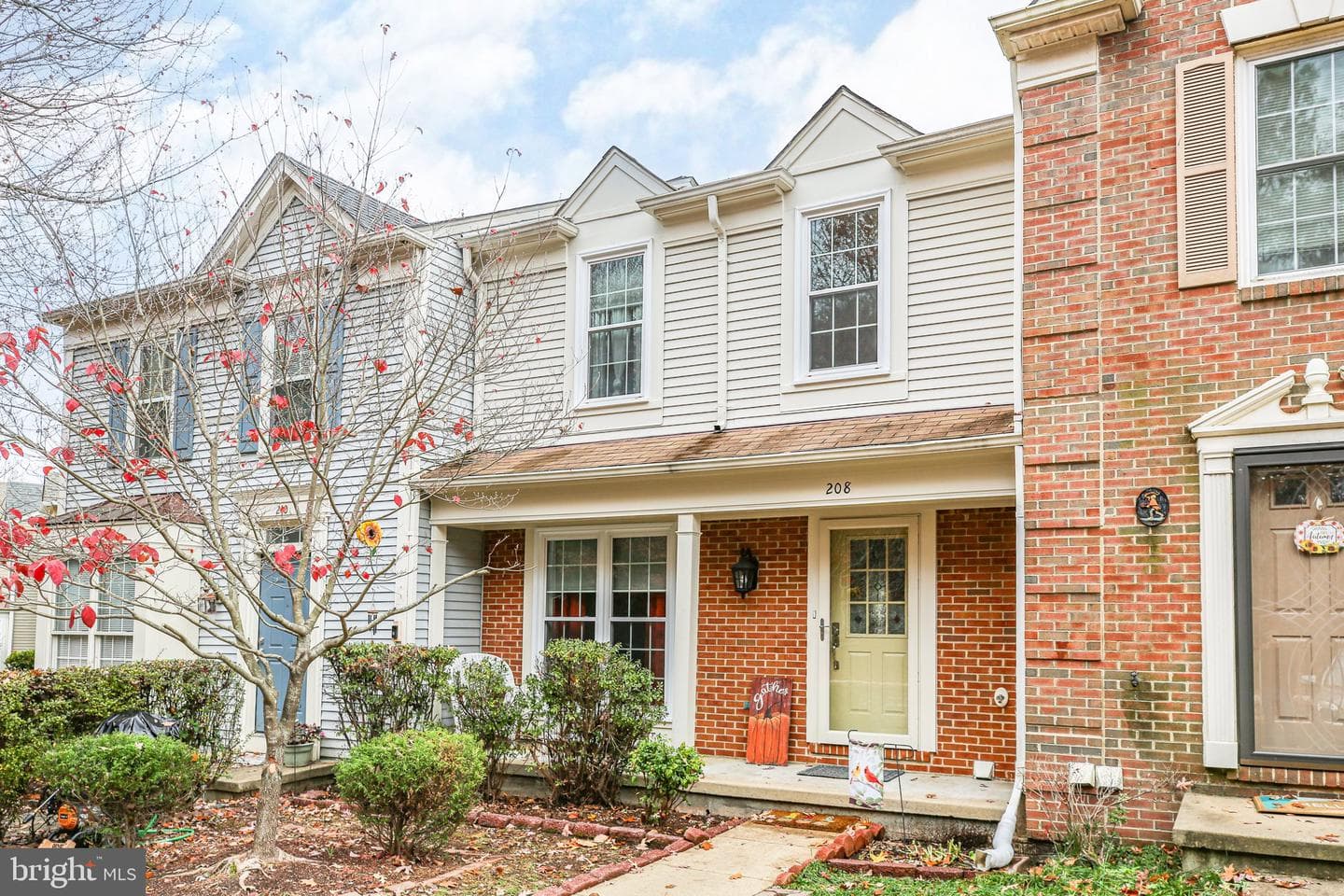 208 Batley Court photo 2