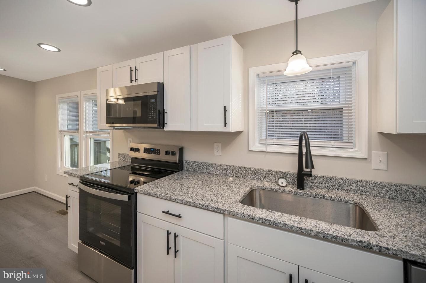 175 Meadows Road photo 10