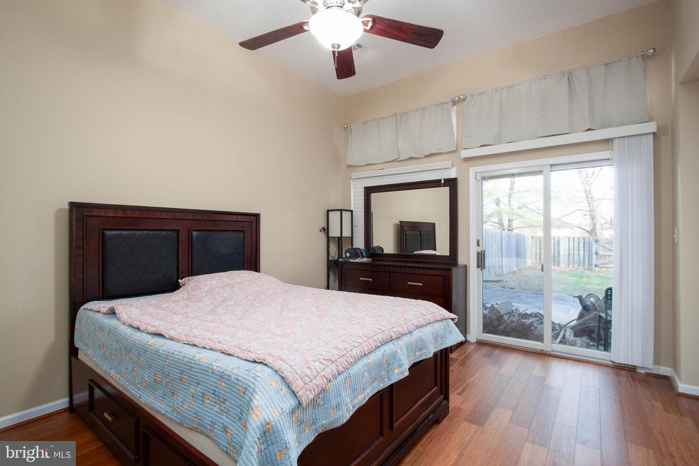 105 Southampton Court photo 11