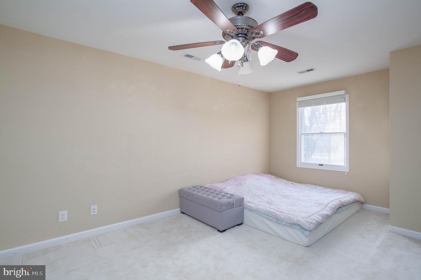 105 Southampton Court photo 15