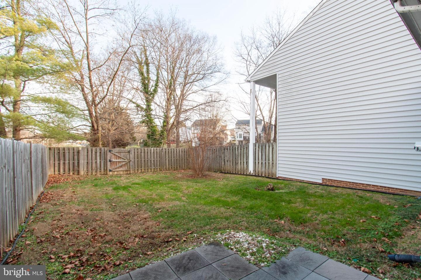 105 Southampton Court photo 17