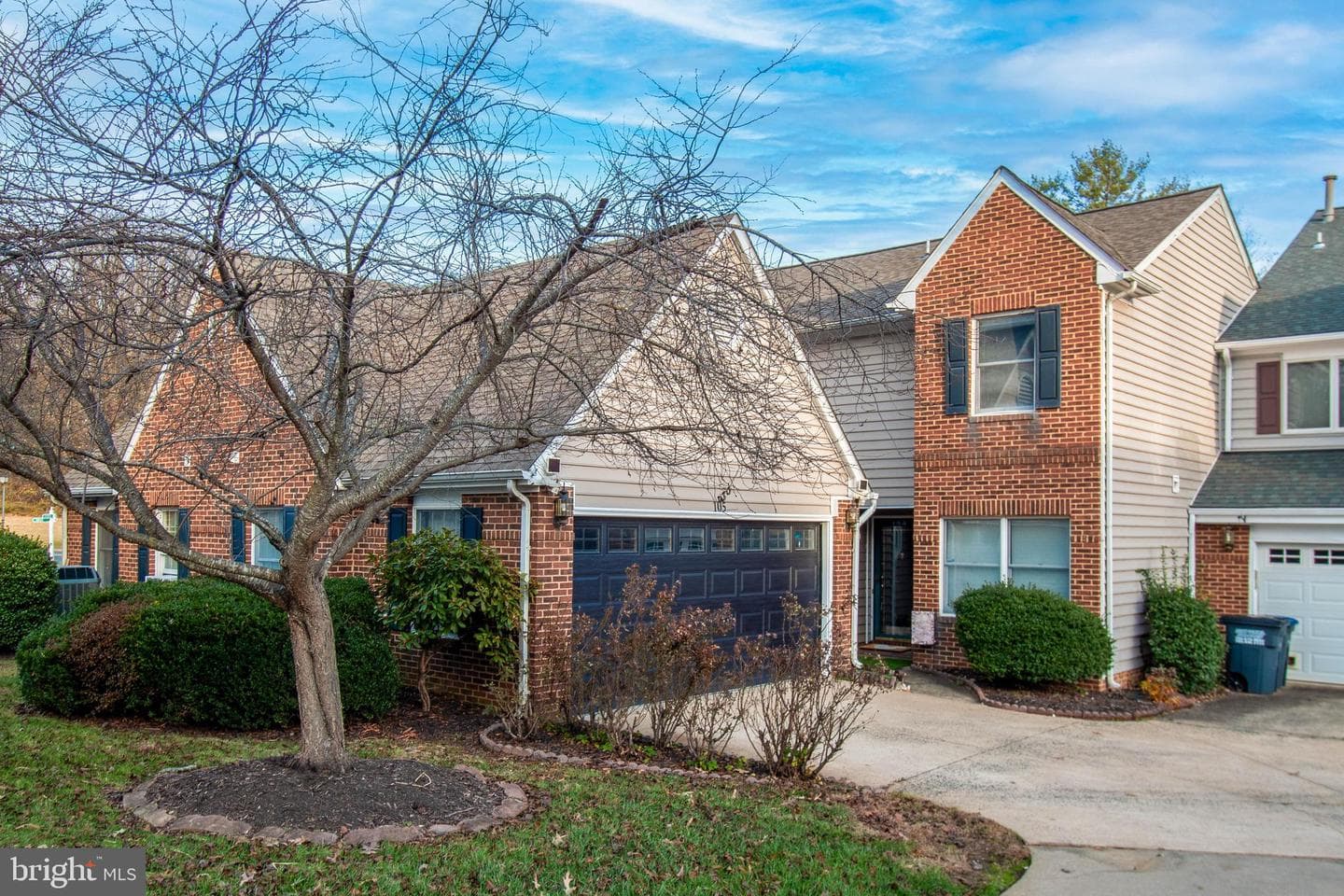 105 Southampton Court photo 19