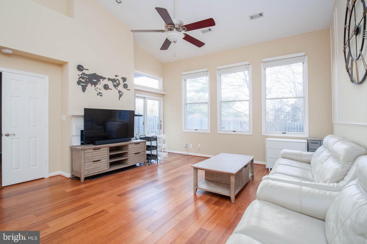 105 Southampton Court photo 3