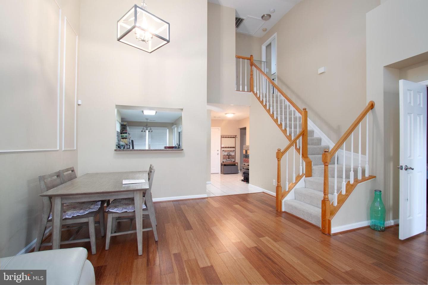 105 Southampton Court photo 6