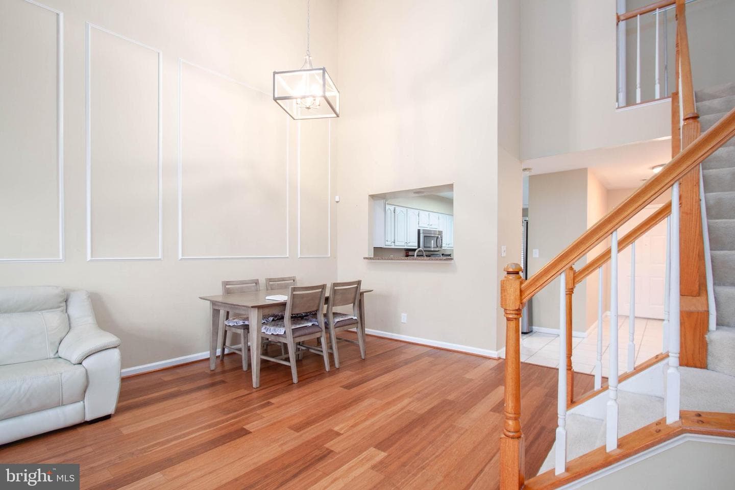 105 Southampton Court photo 7