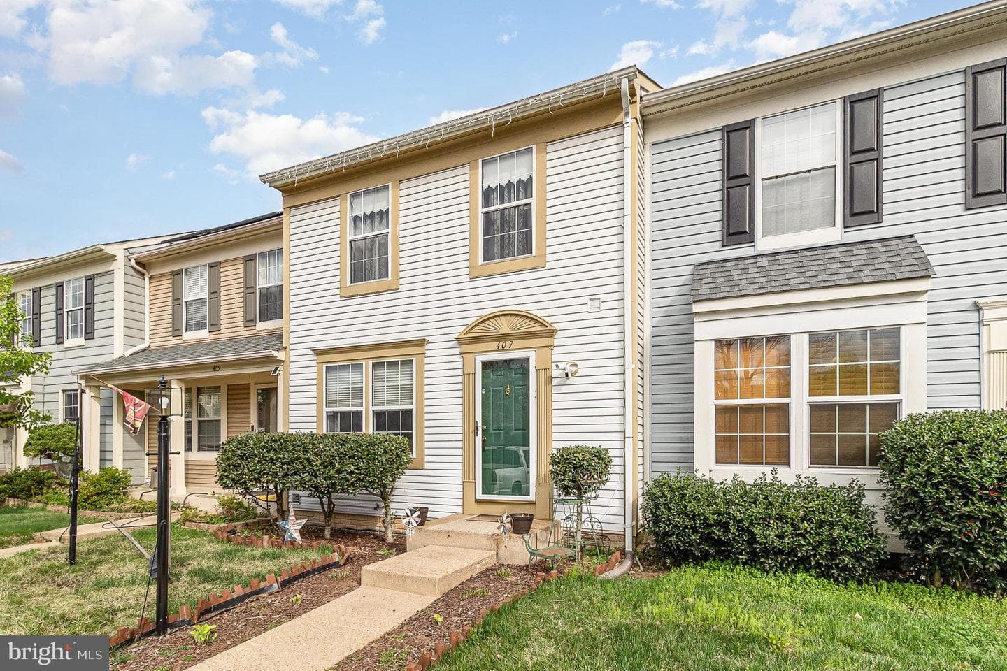 407 Knollwood Court photo 3