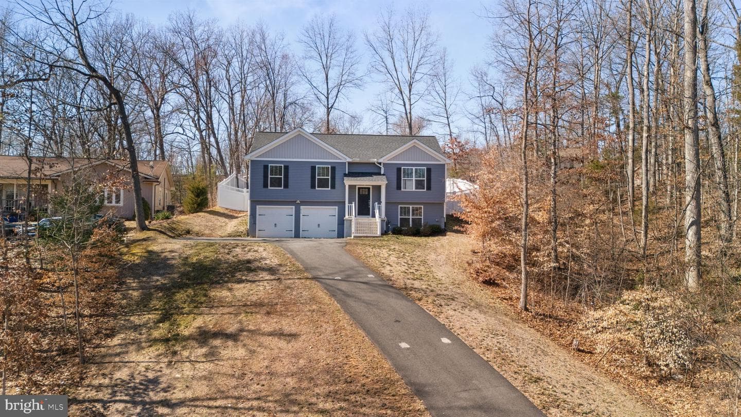 1015 Harbour Drive photo 4