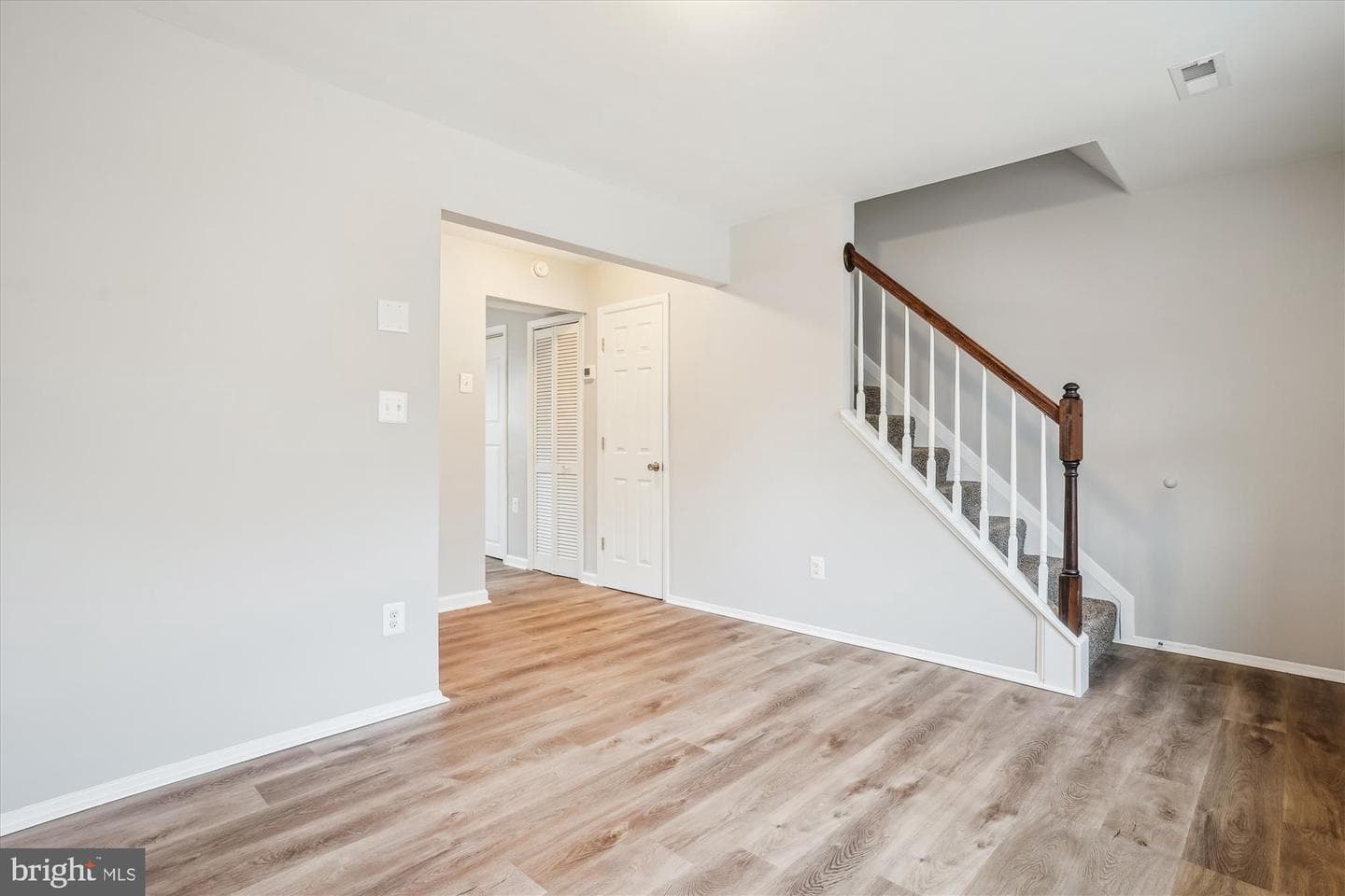 613 Olde Forge Drive photo 3